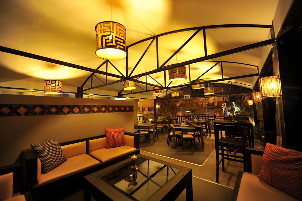 Gloria Hotel Kigali Buitenkant foto