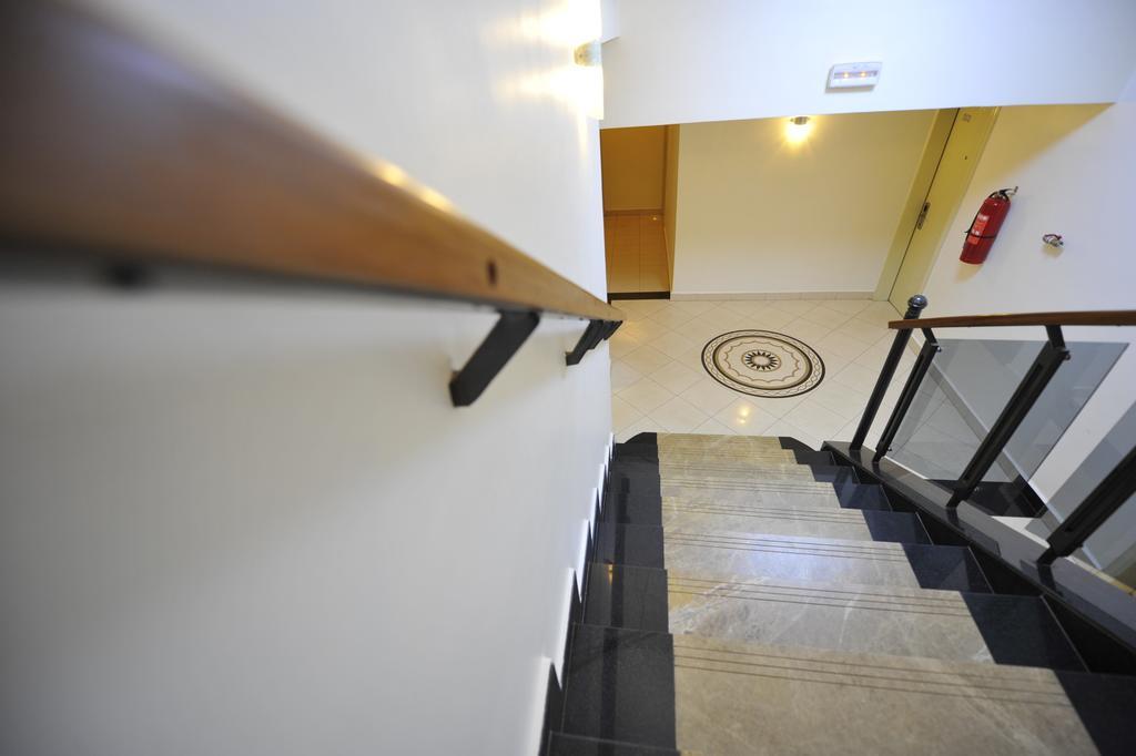 Gloria Hotel Kigali Buitenkant foto