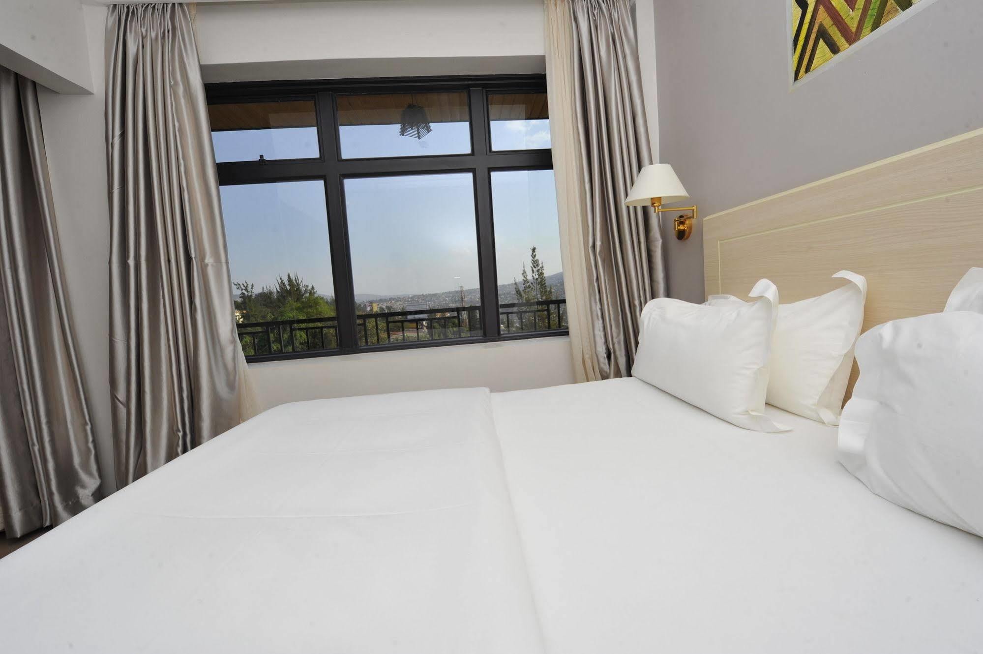 Gloria Hotel Kigali Buitenkant foto