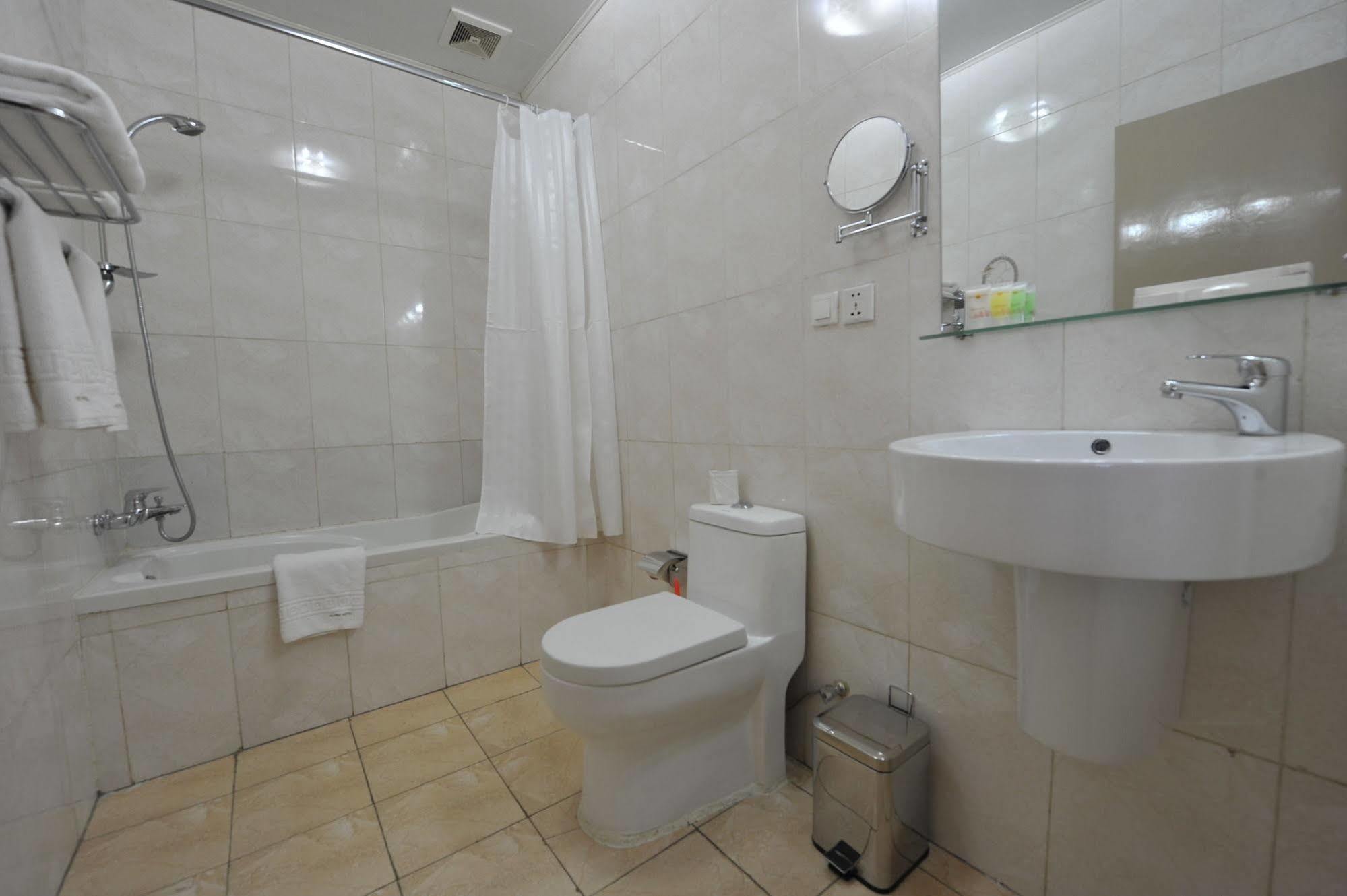Gloria Hotel Kigali Buitenkant foto